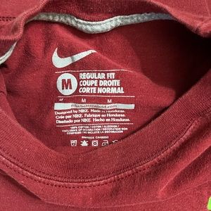 NIKE long sleeve T-shirt. Classic look!